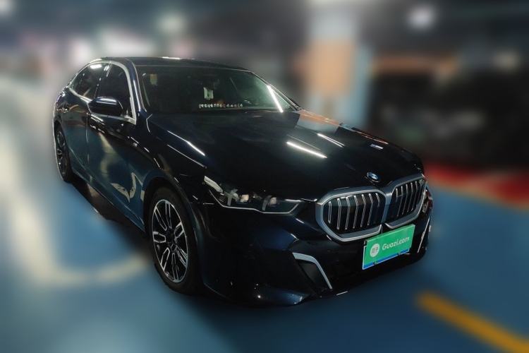 Used BMW 5 Series 2024 525Li M Sport Package Front Right 45 Deg