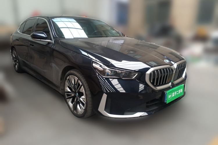 Used BMW 5 Series 2024 530Li Luxury Package Premium Edition Front Right 45 Deg