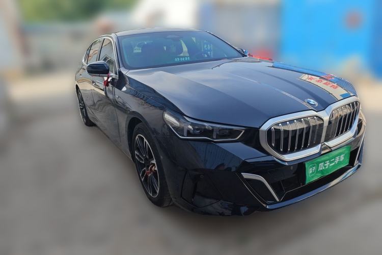 Used BMW 5 Series 2024 530Li Luxury Edition M Sport Package Front Right 45 Deg