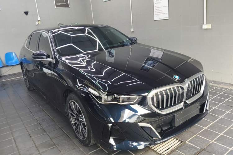 Used BMW 5 Series 2024 530Li Leading Model M Sport Package Front Right 45 Deg