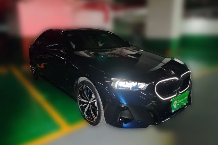 Used BMW 5 Series 2024 530i Luxury Edition M Sport Package Front Right 45 Deg