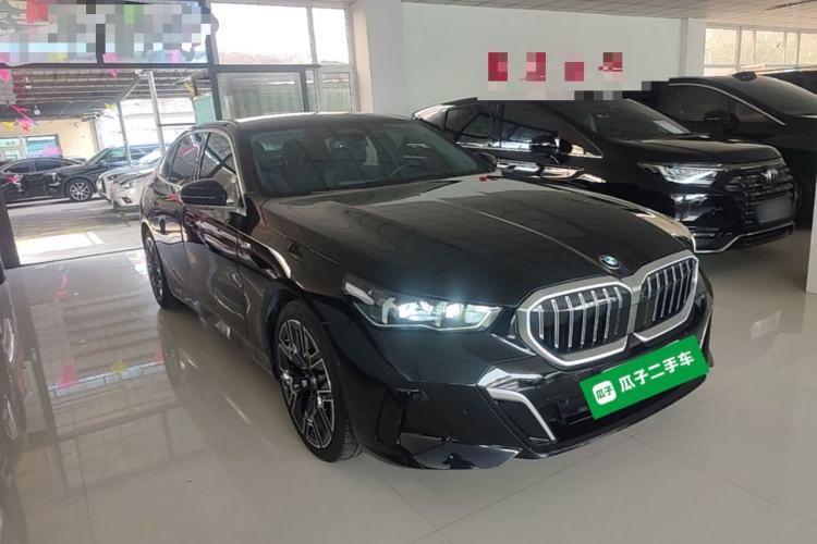 Used BMW 5 Series 2024 530Li Luxury Edition M Sport Package Front Right 45 Deg