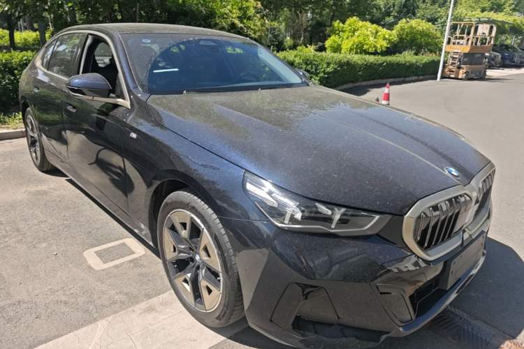 Used BMW 5 Series 2024 530Li Leading Model M Sport Package Front Right 45 Deg