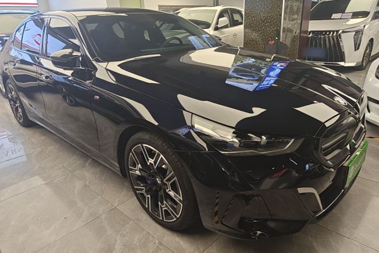 Used BMW 5 Series 2024 530Li Luxury Edition M Sport Package Front Right 45 Deg