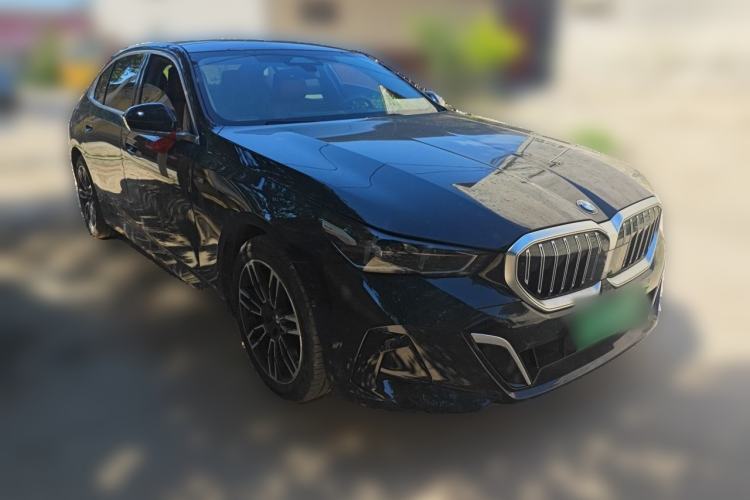 Used BMW 5 Series 2024 525Li M Sport Package Front Right 45 Deg