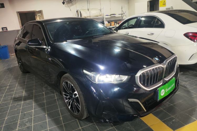 Used BMW 5 Series 2024 530Li Leading Model M Sport Package Front Right 45 Deg