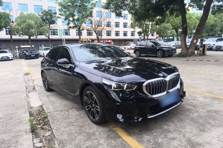 Used BMW 5 Series 2024 530Li Leading Model M Sport Package Front Right 45 Deg