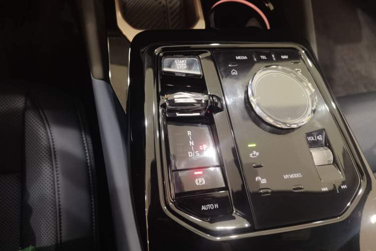 Used BMW 5 Series 2024 530Li xDrive Luxury Package Gear Lever