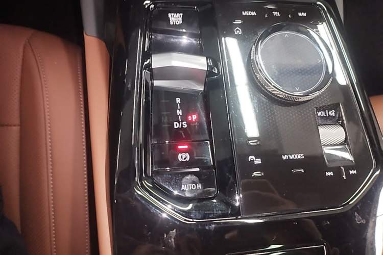 Used BMW 5 Series 2024 525Li M Sport Package Gear Lever