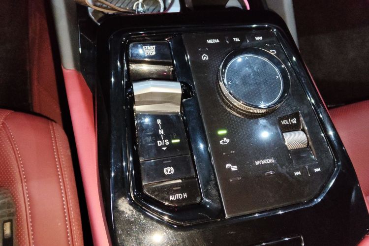 Used BMW 5 Series 2024 525Li Luxury Package Gear Lever