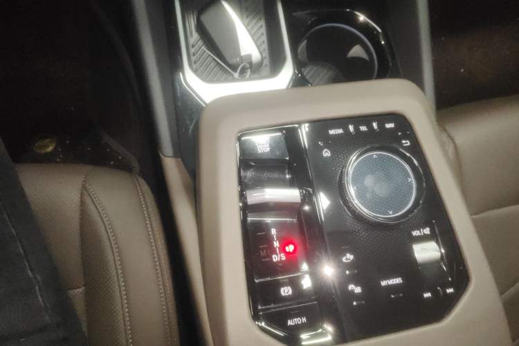 Used BMW 5 Series 2024 525Li M Sport Package Gear Lever