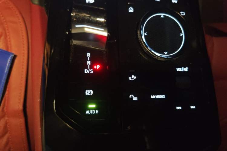 Used BMW 5 Series 2024 525Li Luxury Package Gear Lever