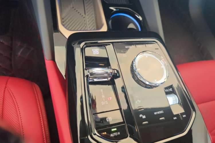 Used BMW 5 Series 2024 530Li Luxury Edition M Sport Package Gear Lever