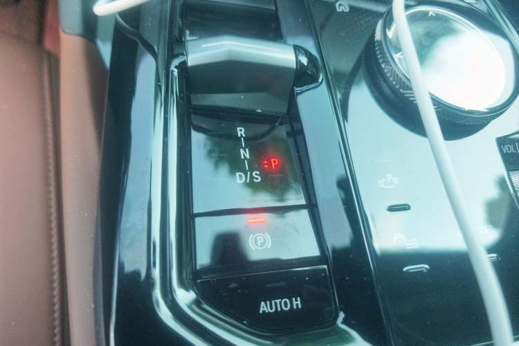 Used BMW 5 Series 2024 530Li Leading Model M Sport Package Gear Lever