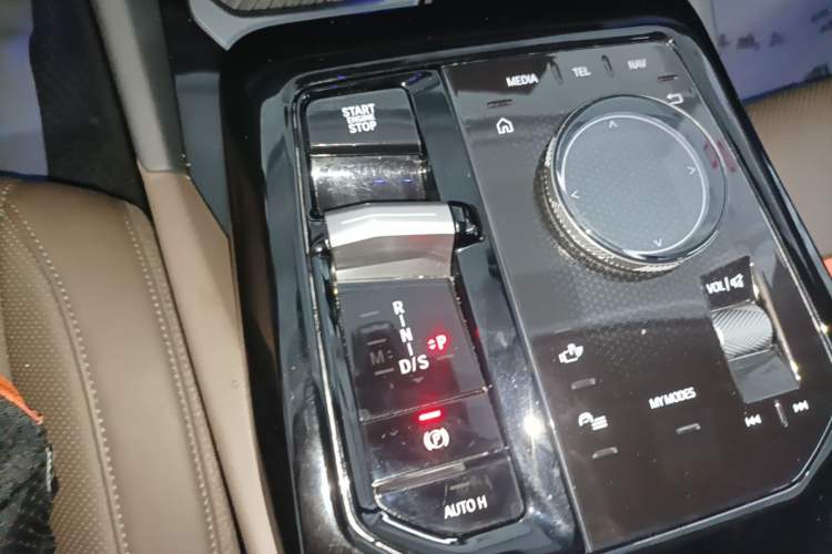 Used BMW 5 Series 2024 525Li M Sport Package Gear Lever