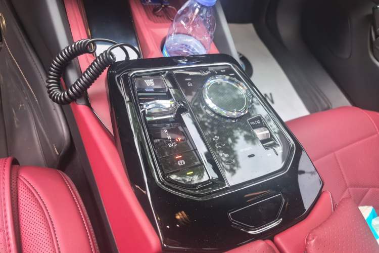 Used BMW 5 Series 2024 530Li Luxury Edition M Sport Package Gear Lever