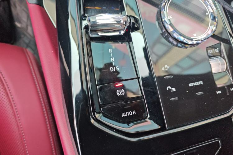 Used BMW 5 Series 2024 530Li Luxury Edition M Sport Package Gear Lever