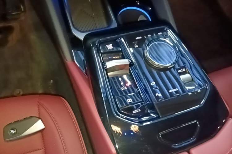 Used BMW 5 Series 2024 525Li Luxury Package Gear Lever