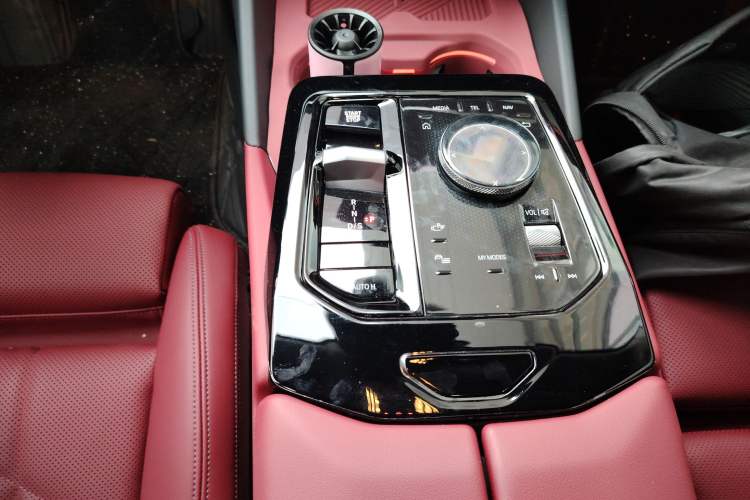 Used BMW 5 Series 2024 525i M Sport Package Gear Lever