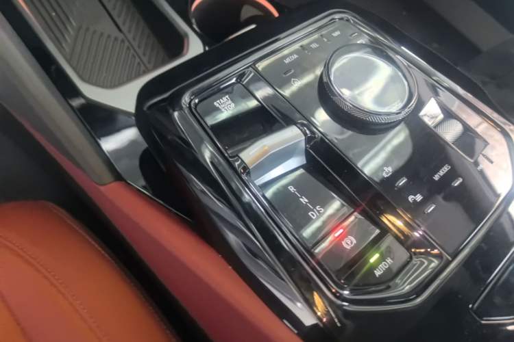 Used BMW 5 Series 2024 525Li M Sport Package Gear Lever