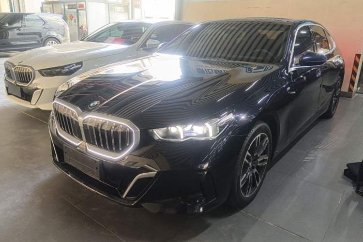 Used BMW 5 Series 2024 525Li M Sport Package Guazi used car, China used car export, Used car for sale, Used  cars, Cheapest cars for sale
