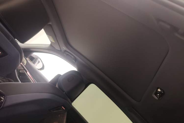 Used BMW 5 Series 2024 530Li xDrive Luxury Package Headliner