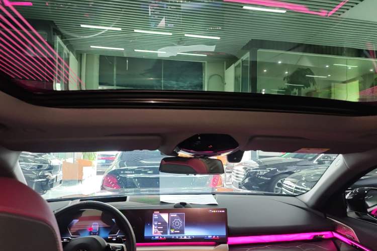 Used BMW 5 Series 2024 530Li Luxury Edition M Sport Package Headliner