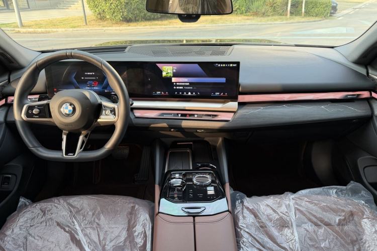 Used BMW 5 Series 2024 530Li Luxury Edition M Sport Package Interior 1
