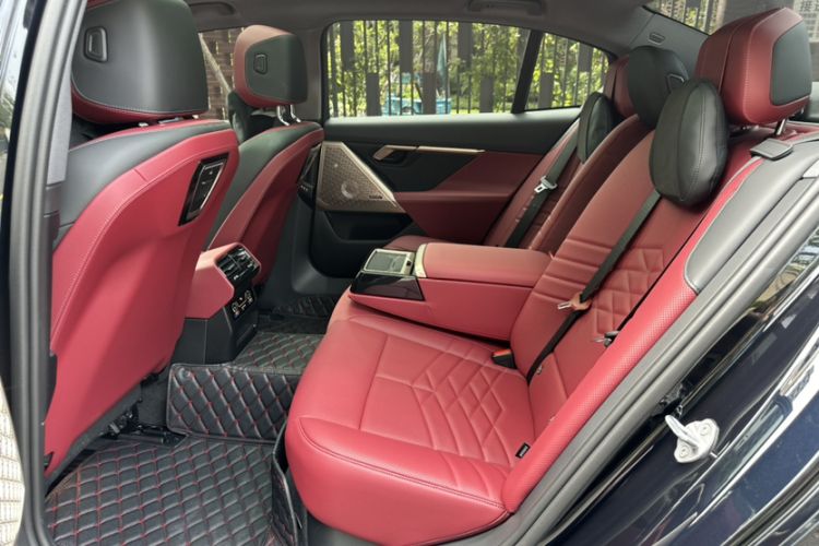 Used BMW 5 Series 2024 530Li Luxury Edition M Sport Package Interior 11