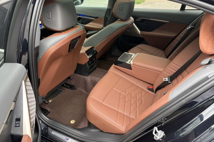 Used BMW 5 Series 2024 530Li Luxury Edition M Sport Package Interior 2