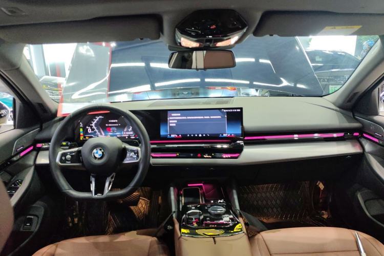 Used BMW 5 Series 2024 525Li M Sport Package Interior 2
