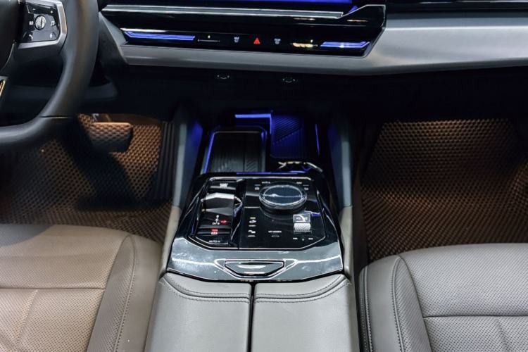 Used BMW 5 Series 2024 525Li M Sport Package Interior 2