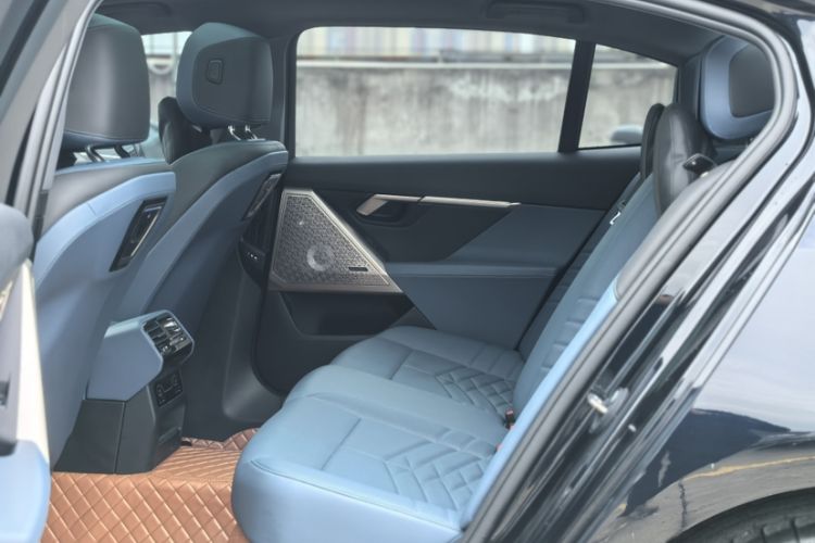 Used BMW 5 Series 2024 530Li Luxury Edition M Sport Package Interior 3