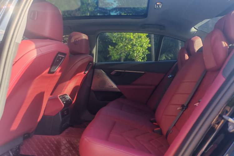 Used BMW 5 Series 2024 525Li M Sport Package Interior 3