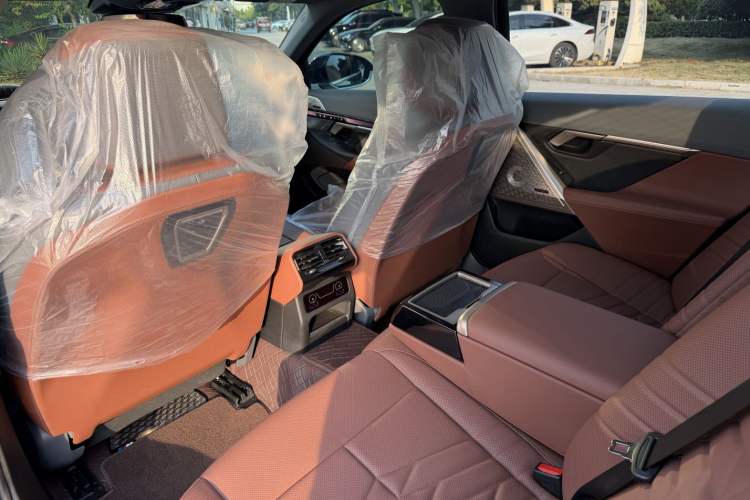 Used BMW 5 Series 2024 530Li Luxury Edition M Sport Package Interior 3