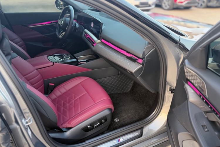 Used BMW 5 Series 2024 530Li Luxury Edition M Sport Package Interior 4
