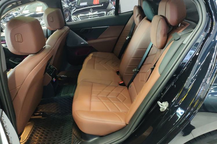 Used BMW 5 Series 2024 525Li M Sport Package Interior 4