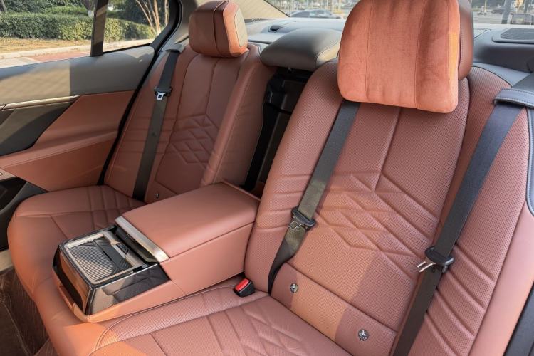 Used BMW 5 Series 2024 530Li Luxury Edition M Sport Package Interior 4