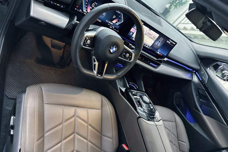 Used BMW 5 Series 2024 525Li M Sport Package Interior 4