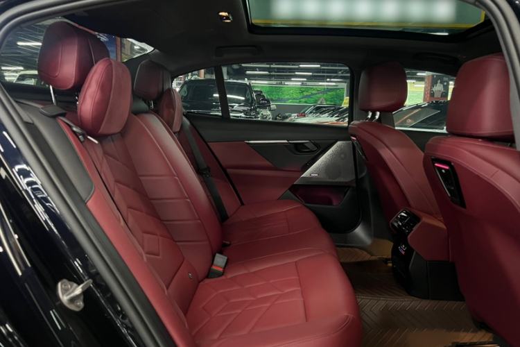 Used BMW 5 Series 2024 525Li M Sport Package Interior 4