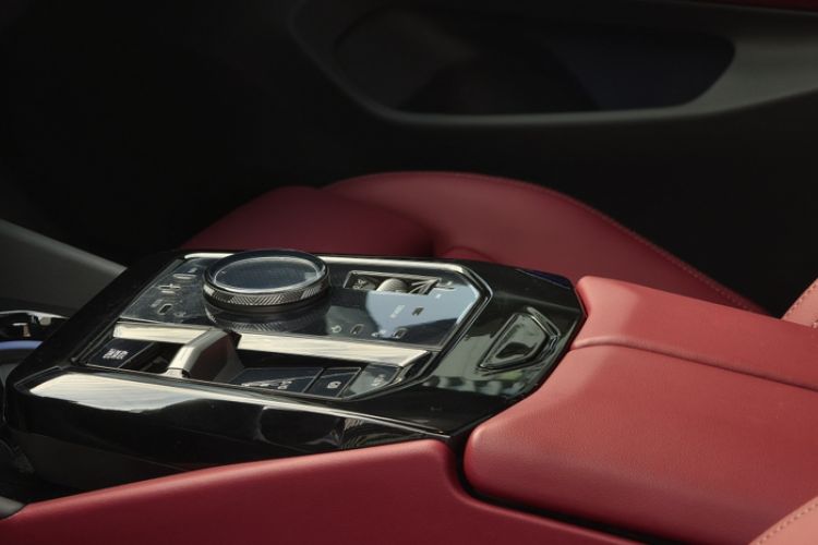 Used BMW 5 Series 2024 530i Leading Model M Sport Package Interior 5