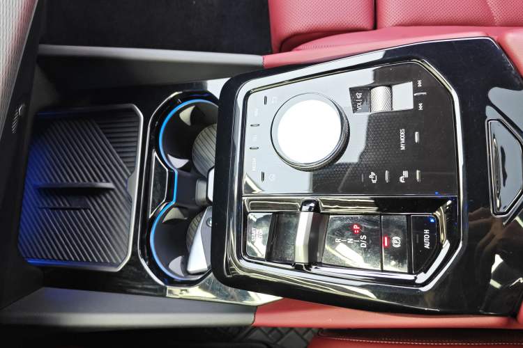 Used BMW 5 Series 2024 525i M Sport Package Interior 5