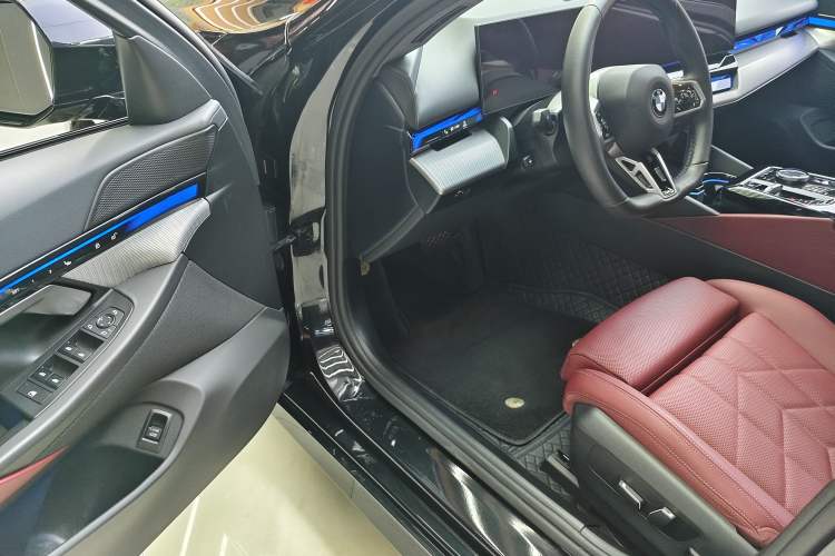 Used BMW 5 Series 2024 525i M Sport Package Interior 6