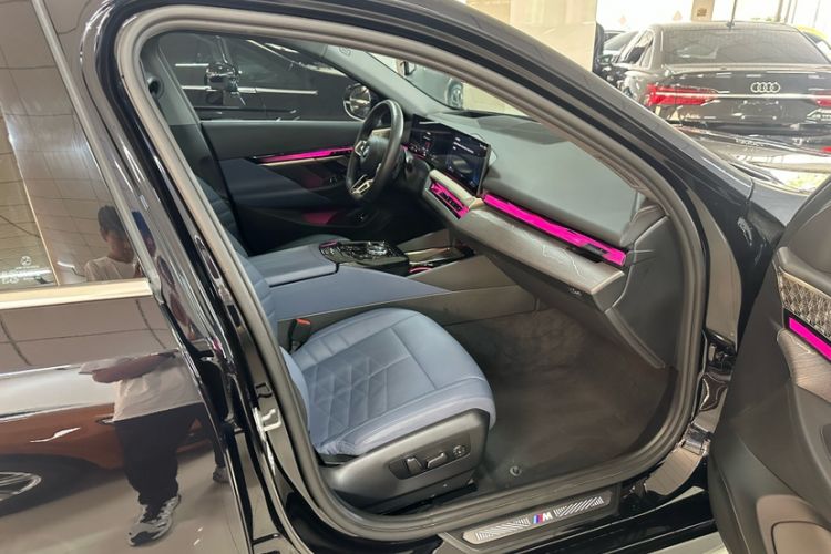 Used BMW 5 Series 2024 530Li Luxury Edition M Sport Package Interior 9