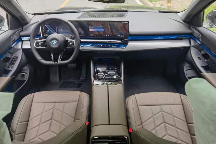 Used BMW 5 Series 2024 530Li Leading Model M Sport Package Interior 9