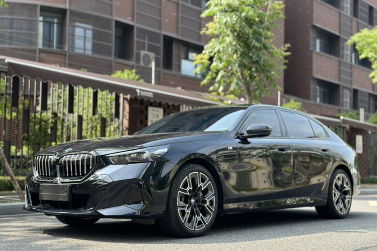Used BMW 5 Series 2024 530Li Luxury Edition M Sport Package Guazi used car, China used car export, Used car for sale, Used cars, Cheapest cars for sale