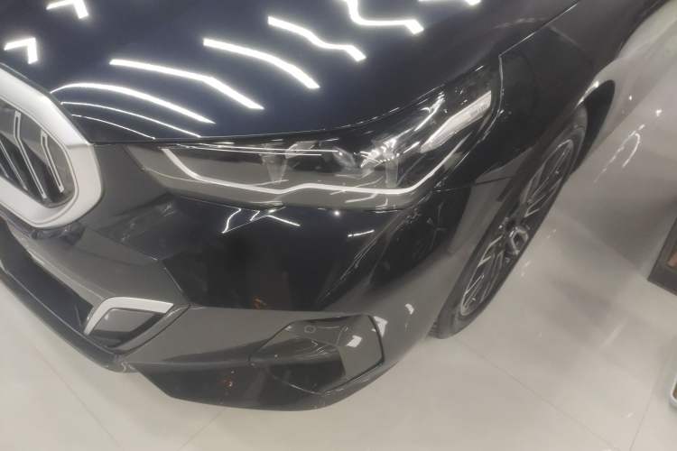 Used BMW 5 Series 2024 525Li M Sport Package Left Front Headlight