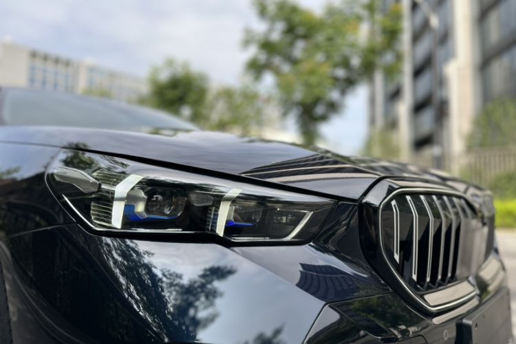Used BMW 5 Series 2024 530Li Luxury Edition M Sport Package Left Front Headlight