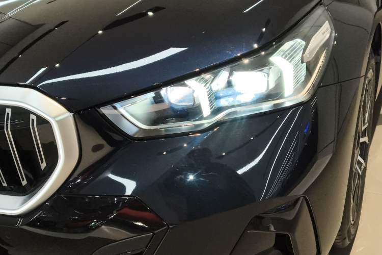 Used BMW 5 Series 2024 530i Leading Model M Sport Package Left Front Headlight