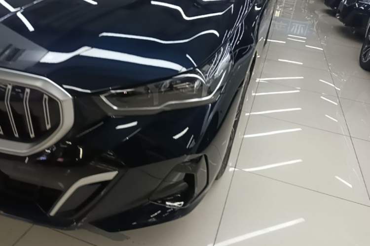 Used BMW 5 Series 2024 530Li Leading Model M Sport Package Left Front Headlight
